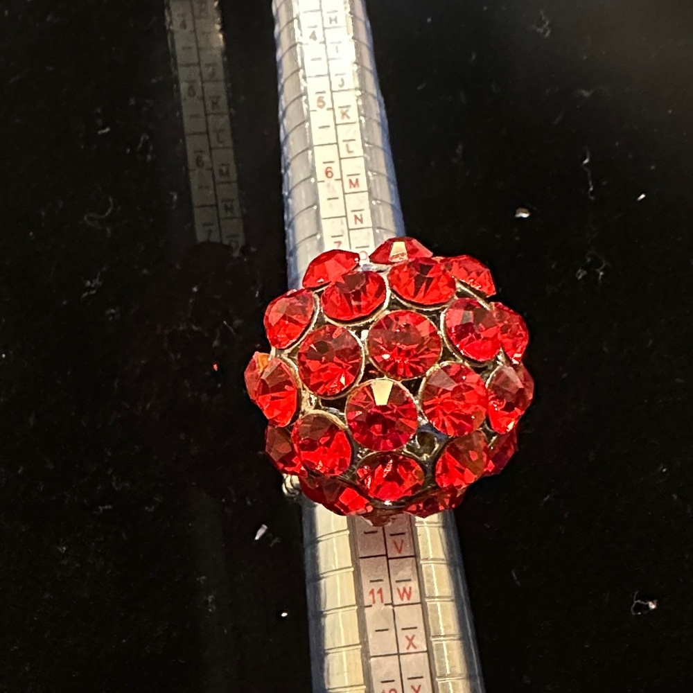 Elegant Red Crystal Ring